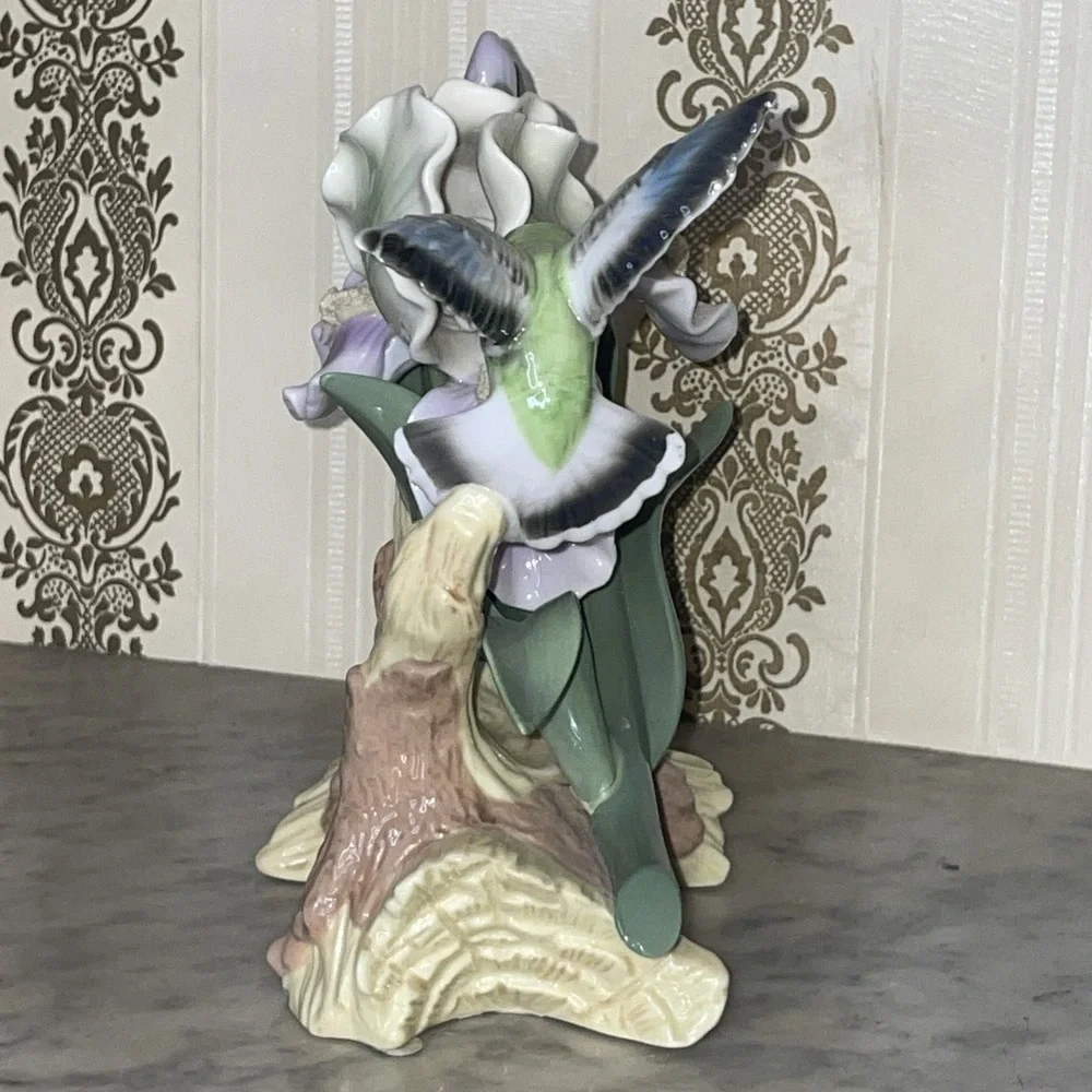VTG Beautiful Hand Painted Purple Porcelain Iris & Green Hummingbird‎ Figurine